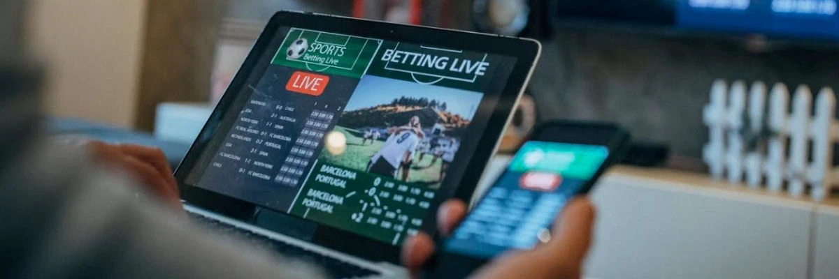comparison of betting and investing—capital, risk, strategy, return